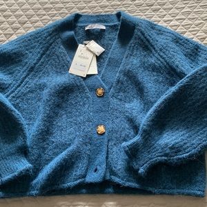 Great cropped cardigan